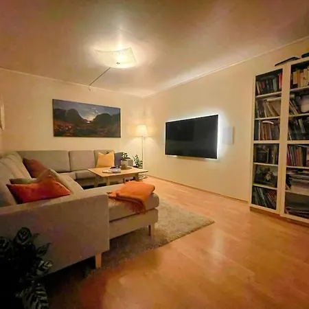 Villa Idyllisk Hus I Sentrum Vassenden